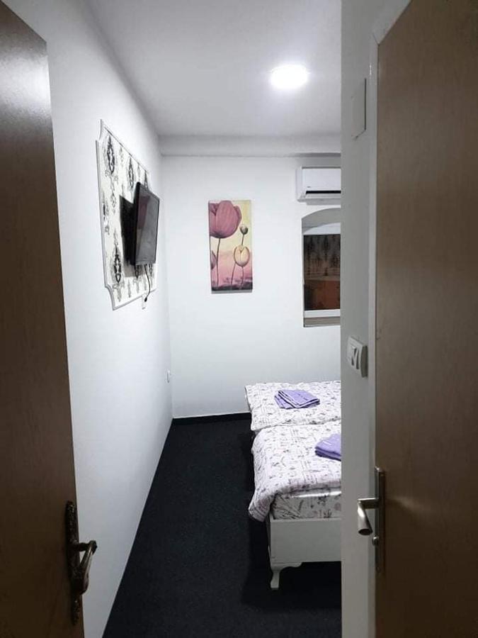 Sobe Royal 2 Sabac Hotel Bagian luar foto